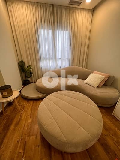 luxury Sofa + Ottoman set from MIDAS - كنب و اوتومان من ميداس 0