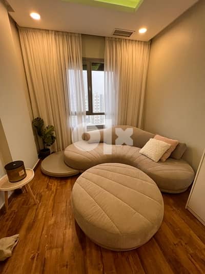 luxury Sofa + Ottoman set from MIDAS - كنب و اوتومان من ميداس 2