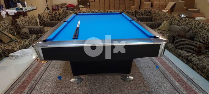 billiard table beautifully crafted . high quality 17