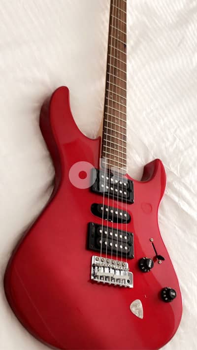 RED YAMAHA ELECTRIC GUITAR AND AMP FOR SALE 1