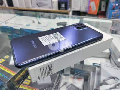 Samsung Galaxy M33 5GOcean Blue color 128GB storage 2